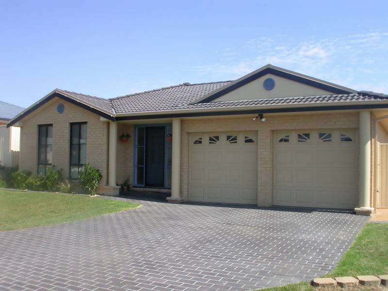 12 Landhaven Avenue, Blue Haven, NSW 2262