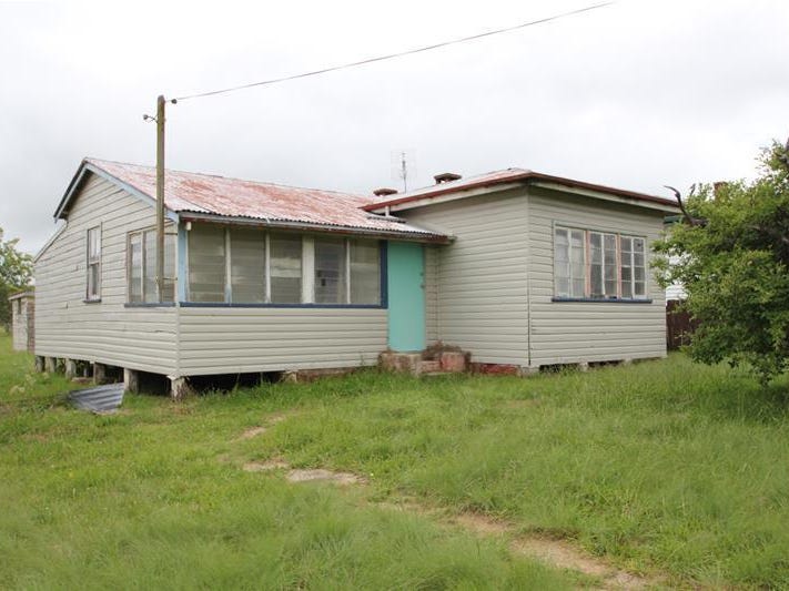 51 Douglas Street, Tenterfield, NSW 2372 Property Details