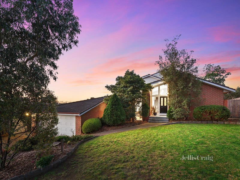 4 Balmoral Circuit, Eltham, Vic 3095 Property Details