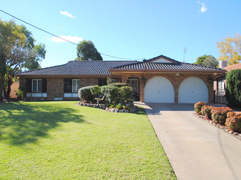 2 Carwee Street, Moree, NSW 2400