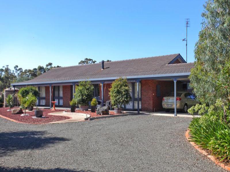 5 Pine Grove, Goornong, VIC 3557