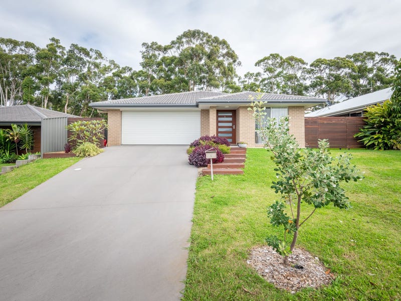 5 Humpback Cres, Safety Beach, NSW 2456