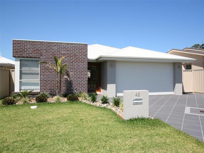 42 Rainbow Beach Drive, Bonny Hills, NSW 2445