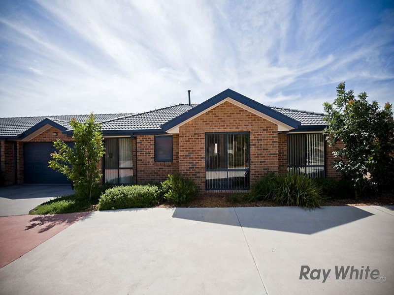 4/58 Betty Maloney Cres, Banks, ACT 2906