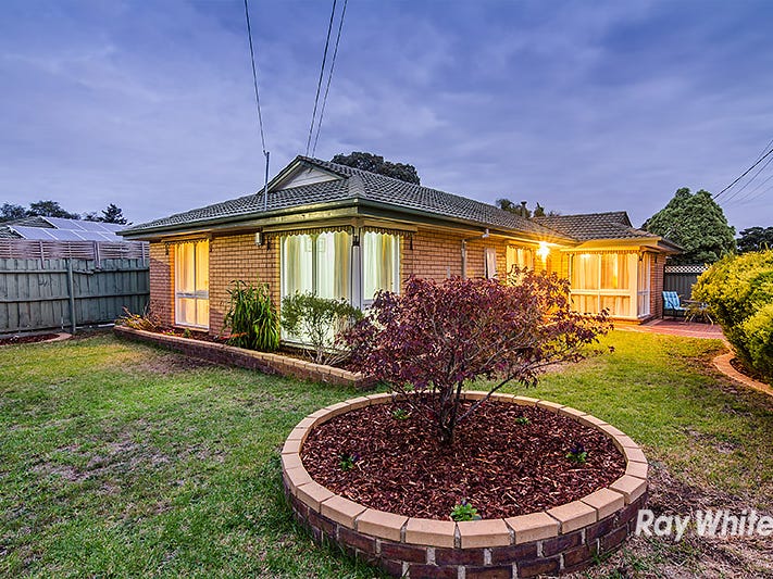 18 Clairmont Avenue, Cranbourne, VIC 3977