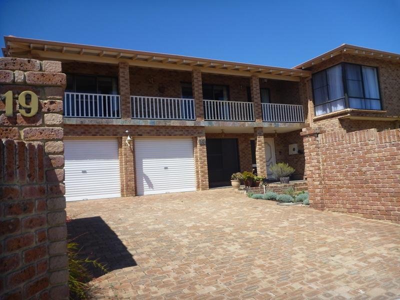 19 Maynard Way, Karrinyup, WA 6018