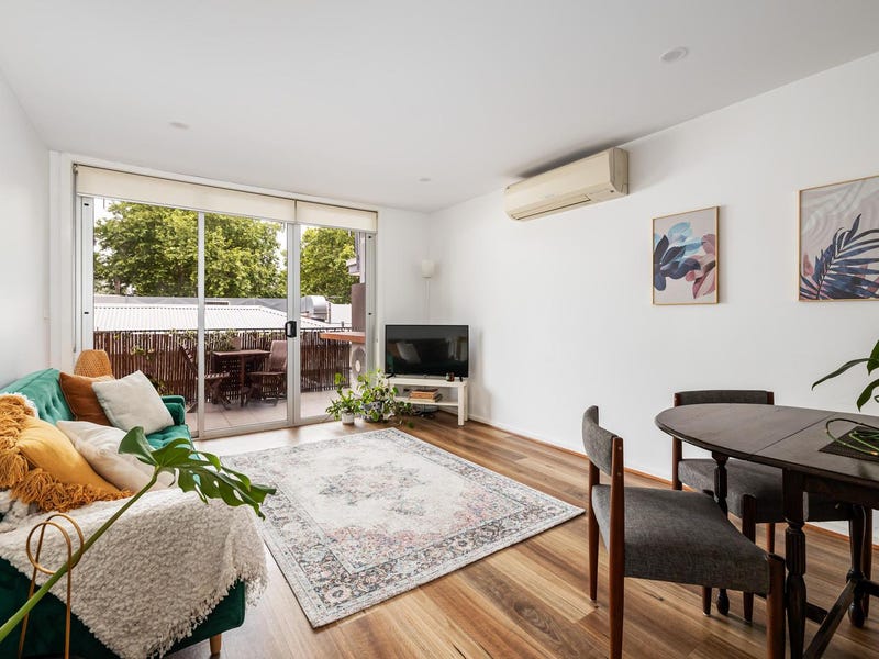 1/28 Pin Oak Crescent, Flemington, Vic 3031 Property Details