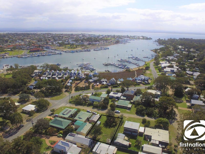 19 Seventh Parade, Raymond Island, VIC 3880