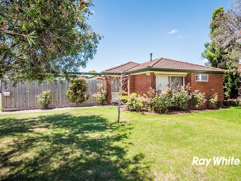 8 Stirling Avenue, Cranbourne North, VIC 3977