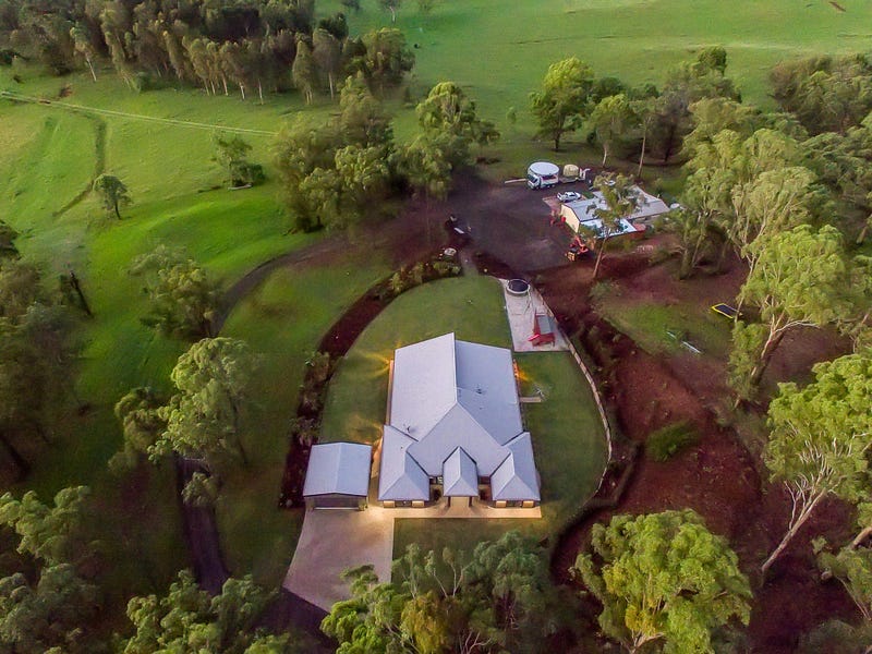 9182 New England Highway, Merritts Creek, QLD 4352