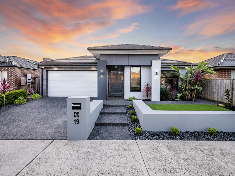 19 Lyndhurst Boulevard, Lyndhurst, Vic 3975 Property Details