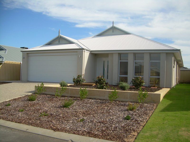 18 Robinhood Road, Dalyellup, WA 6230