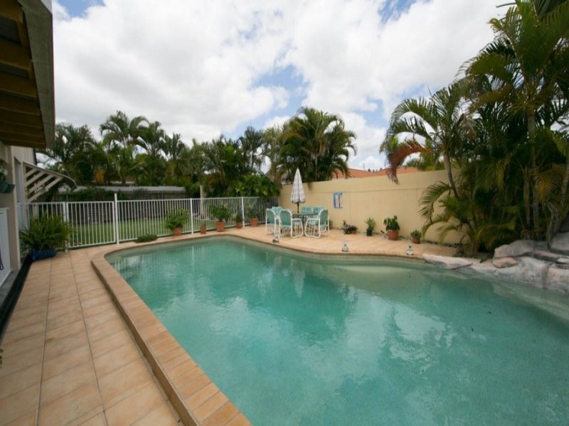 165 Monterey Keys Drive, Helensvale, Qld 4212 Property Details