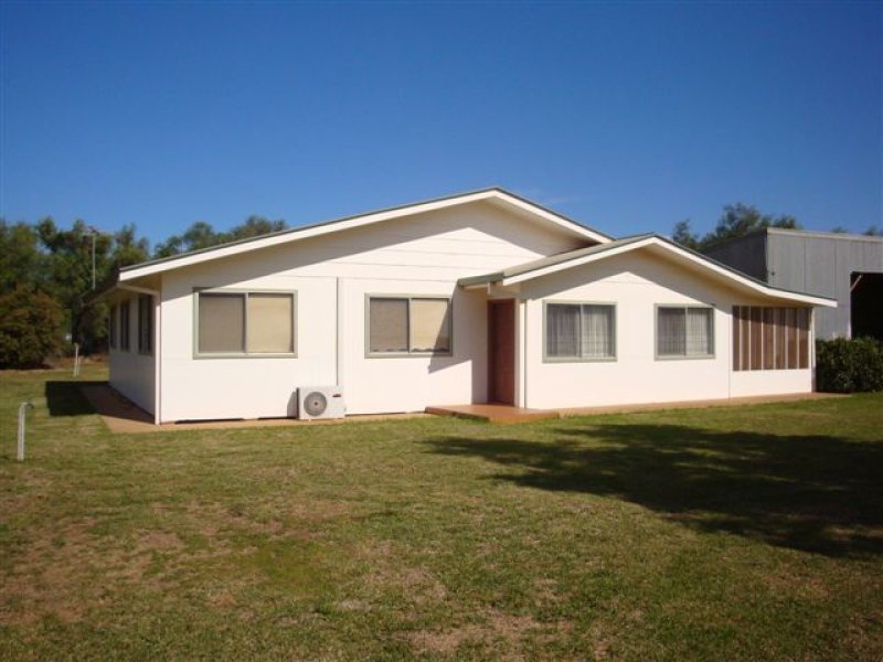 1719 Railway Parade, Yenda, NSW 2681