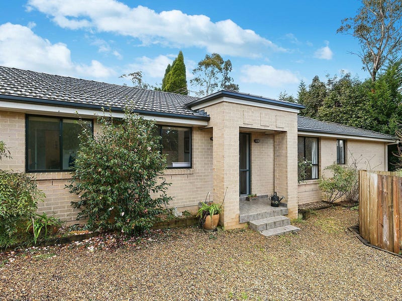 15 Beatty Road, Wentworth Falls, NSW 2782