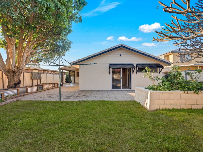 10 Theresa Street, Golden Beach, Qld 4551