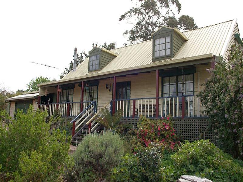 22 ROBERTSON DRIVE, Newham, Vic 3442 Property Details