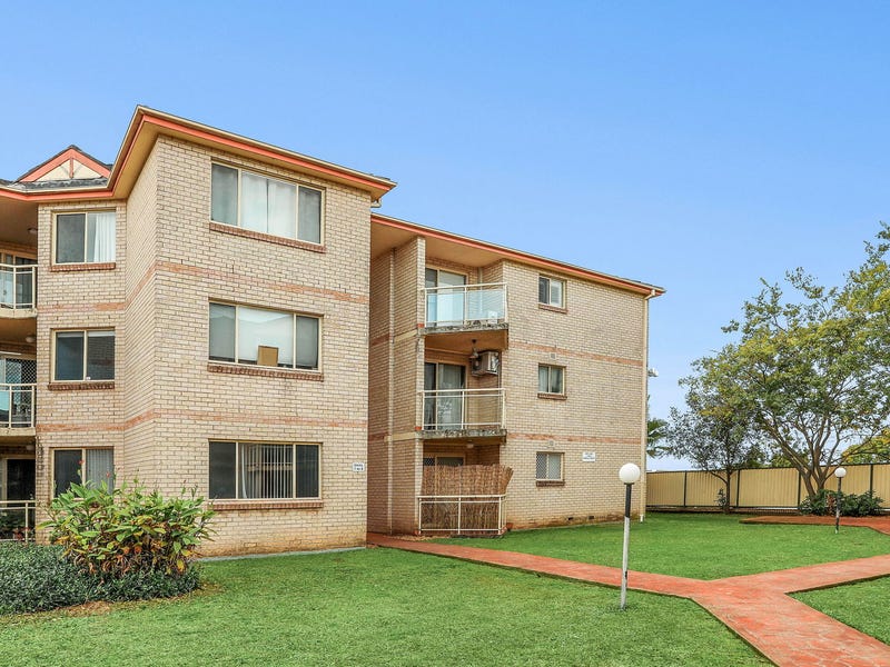3/1 Hillview Street, Roselands, NSW 2196 Property Details