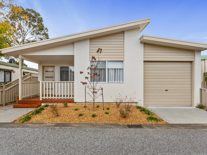 Palm Lake Resort Willow Lodge Retirement Village at 2 Willow Road