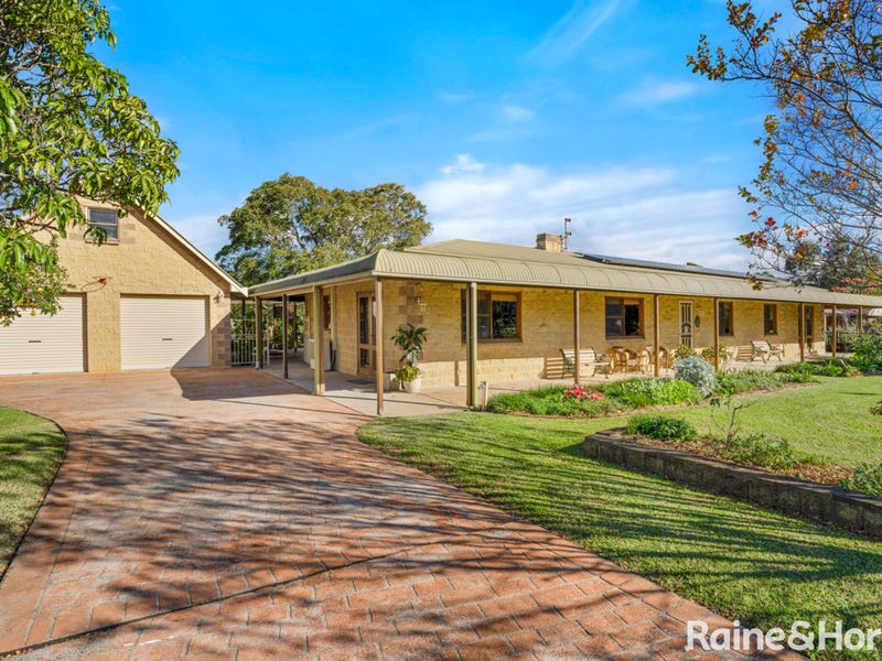 Sold Property Prices & Auction Results in 12 Mattes Way, Bomaderry, NSW ...