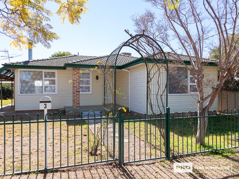 3 Larool Street South Tamworth Nsw 2340
