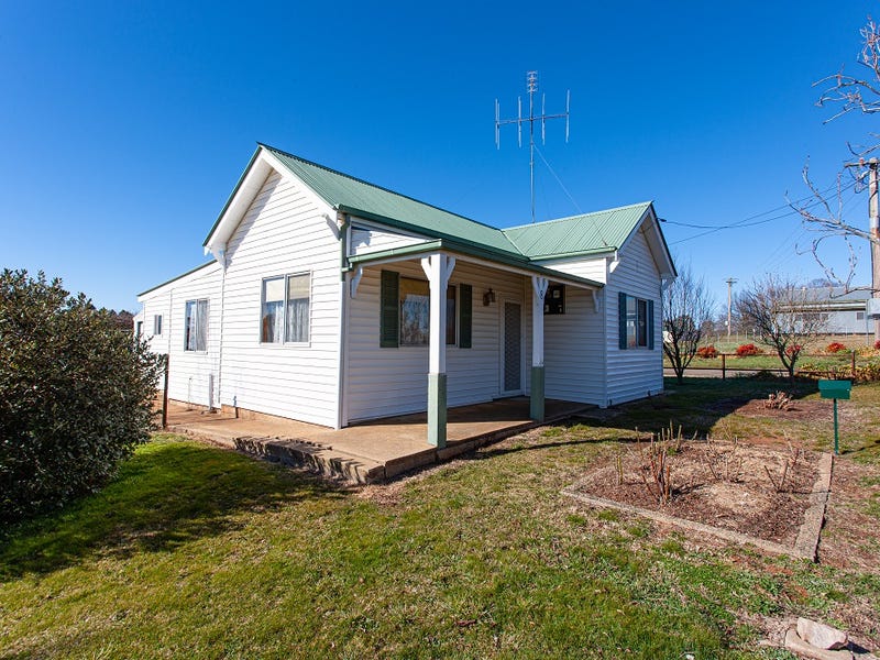 8 Pleasant Street, Crookwell, NSW 2583 House for Sale