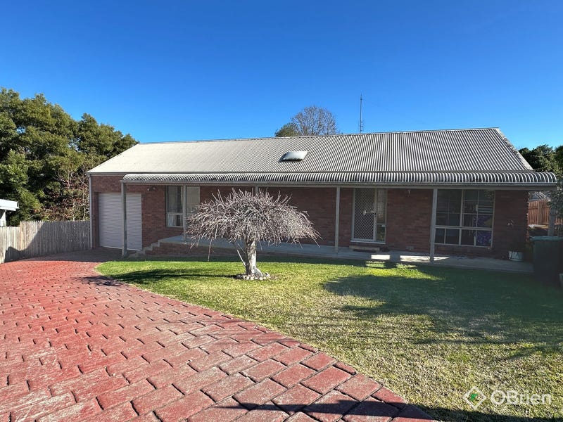 4 Hugh Court, Bairnsdale, Vic 3875 House for Sale