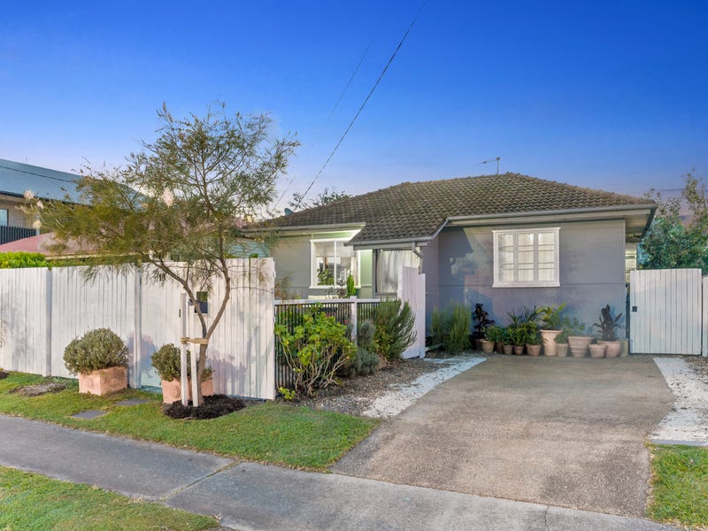 19 ELIZABETH AVENUE, Clontarf, Qld 4019 Property Details