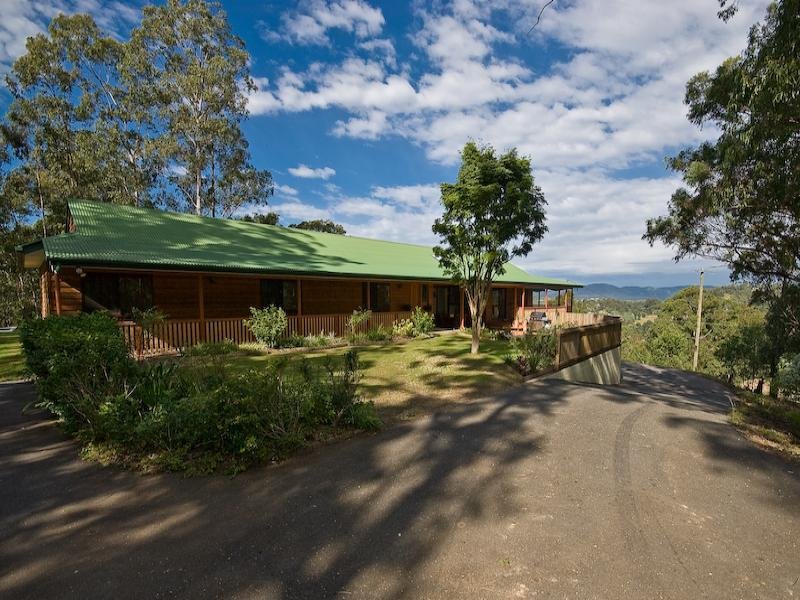 205 Clear Mountain Road, Clear Mountain, QLD 4500