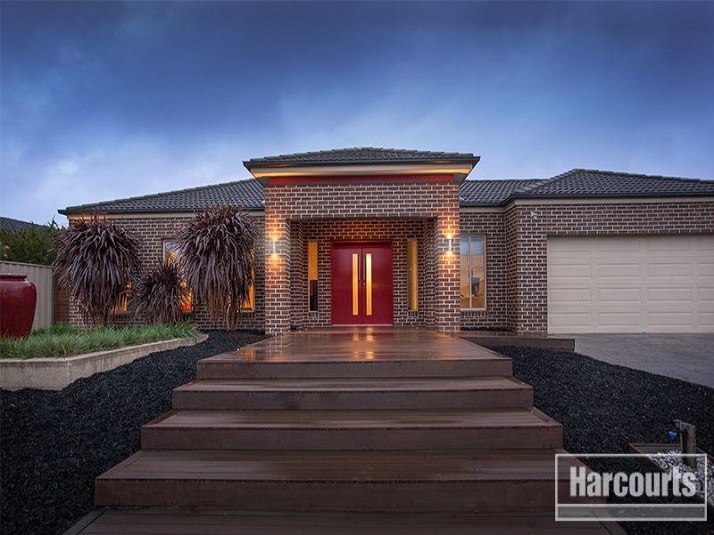 12 Dennis Avenue, Pakenham, VIC 3810