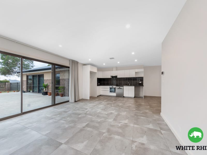 15 Henshaw Street, Googong, NSW 2620