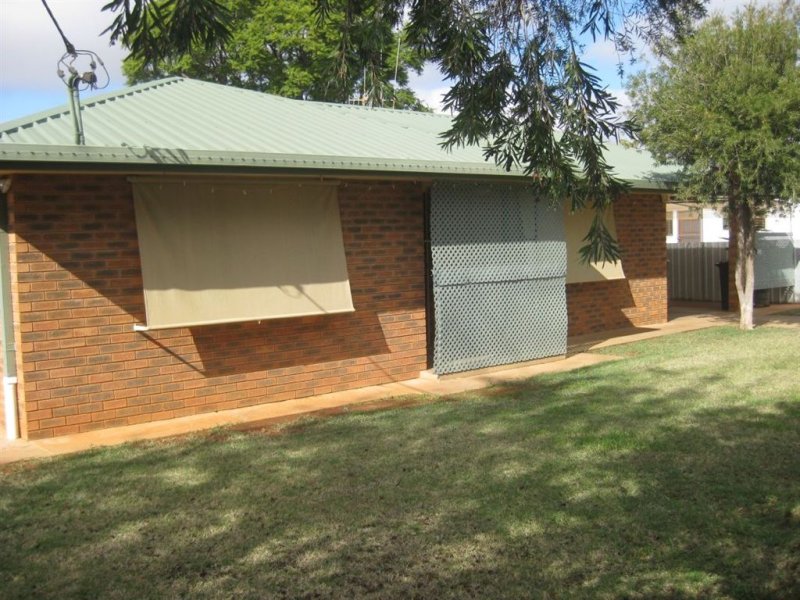 12 Woodiwiss Avenue, Cobar, NSW 2835