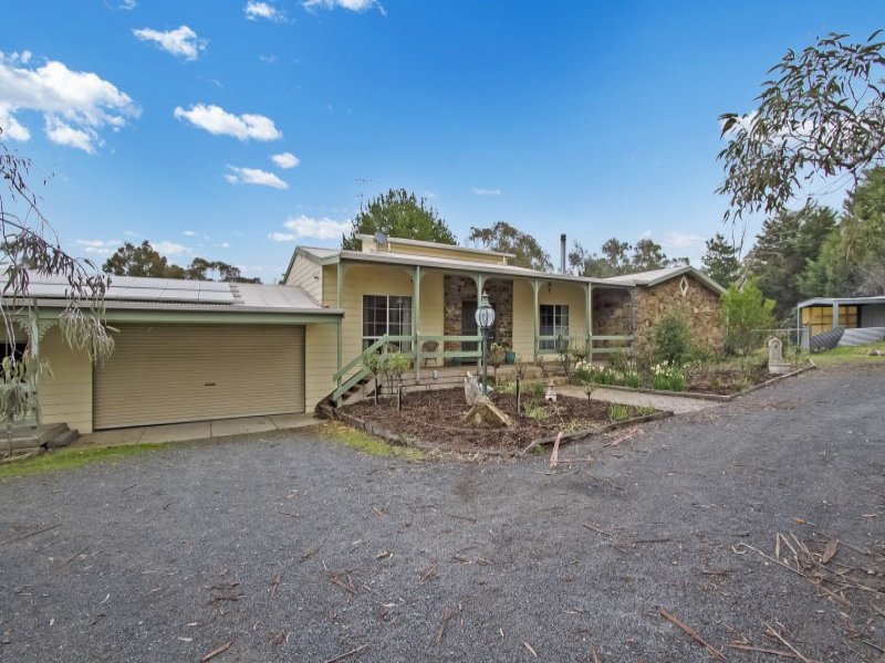 8 Cooke Drive, Pyalong, Vic 3521 Property Details