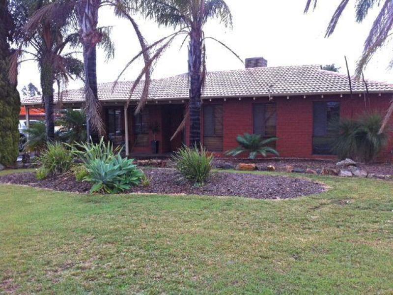 10 Hawksley Drive, Waroona, WA 6215 Property Details