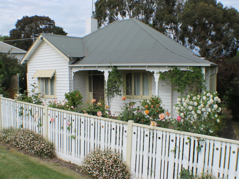 21 Carmichael St, Hamilton, Vic 3300 Property Details