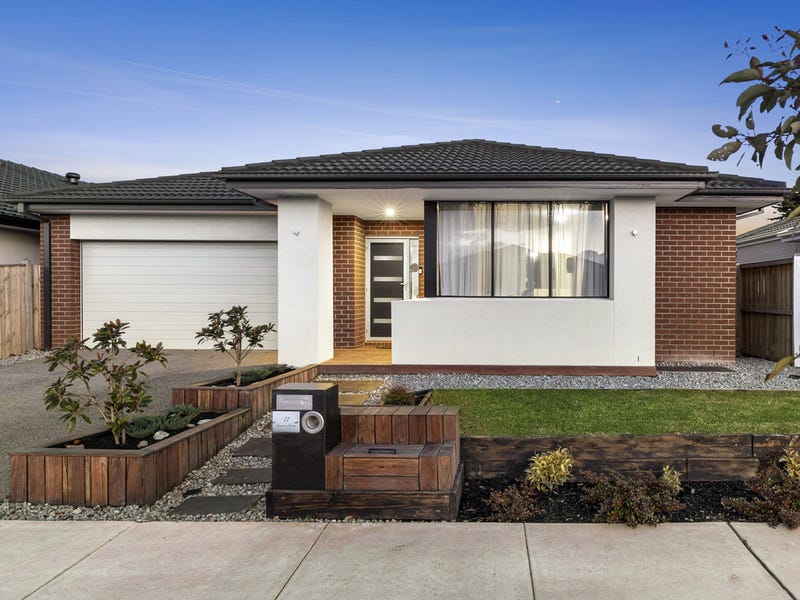 11 Beeston Avenue, Charlemont, Vic 3217 Property Details