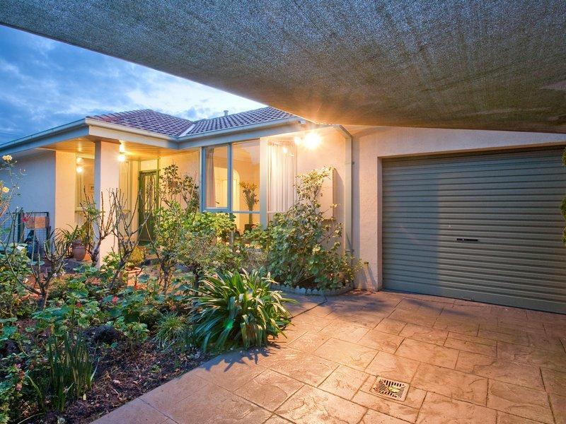 2/1 Fourth Street, Parkdale, Vic 3195 Property Details