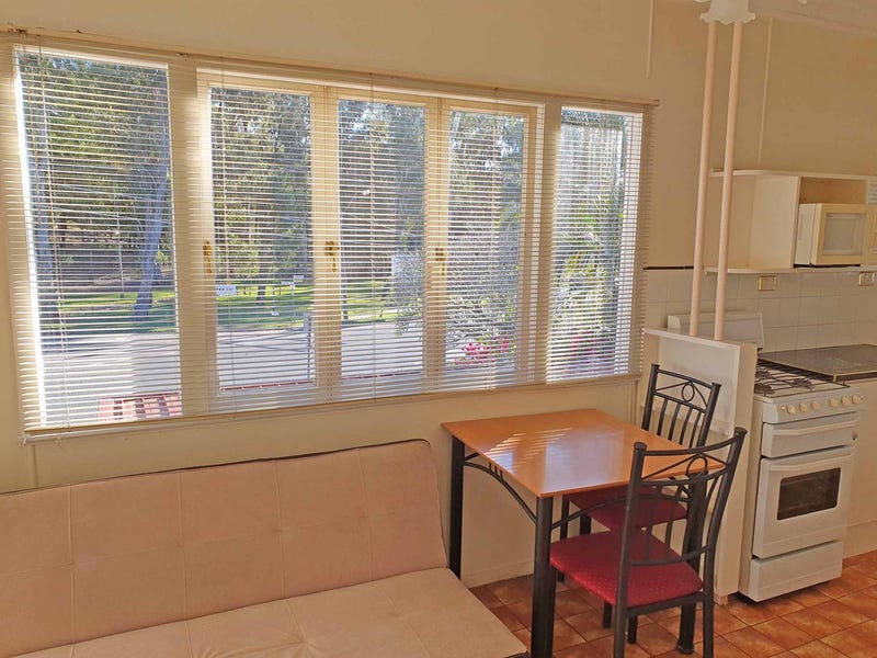 2/4 Rainworth Road, Bardon, Qld 4065