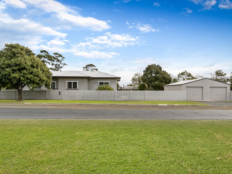 15 Edward Street, Pittsworth, Qld 4356 House for Sale