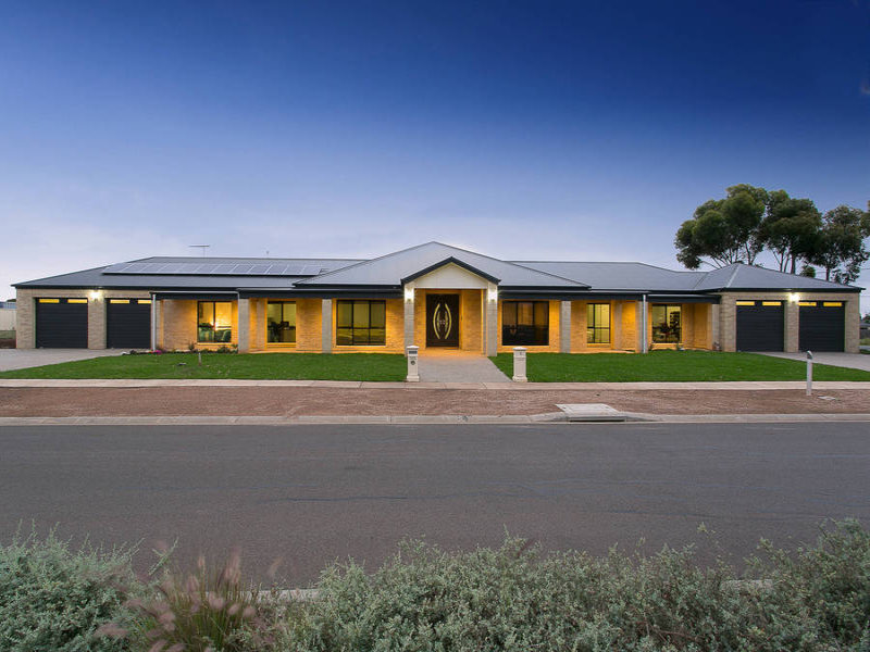 1 Highfield Way, Kurunjang, VIC 3337