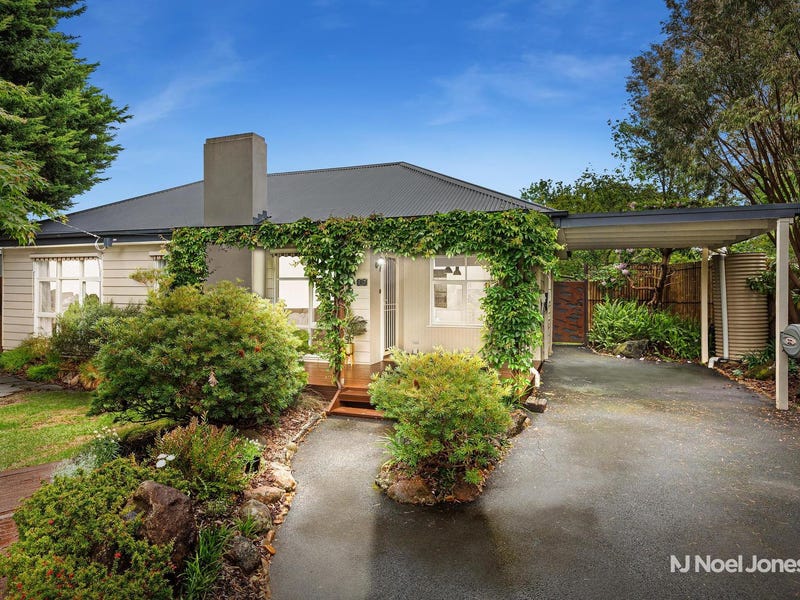 17 Churchill Way, Kilsyth, Vic 3137 Property Details