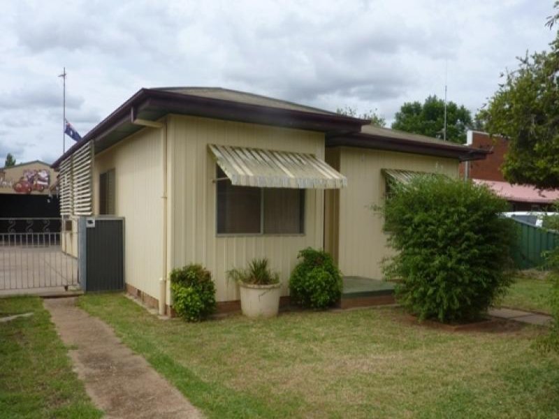 24 Street, Dubbo, NSW 2830