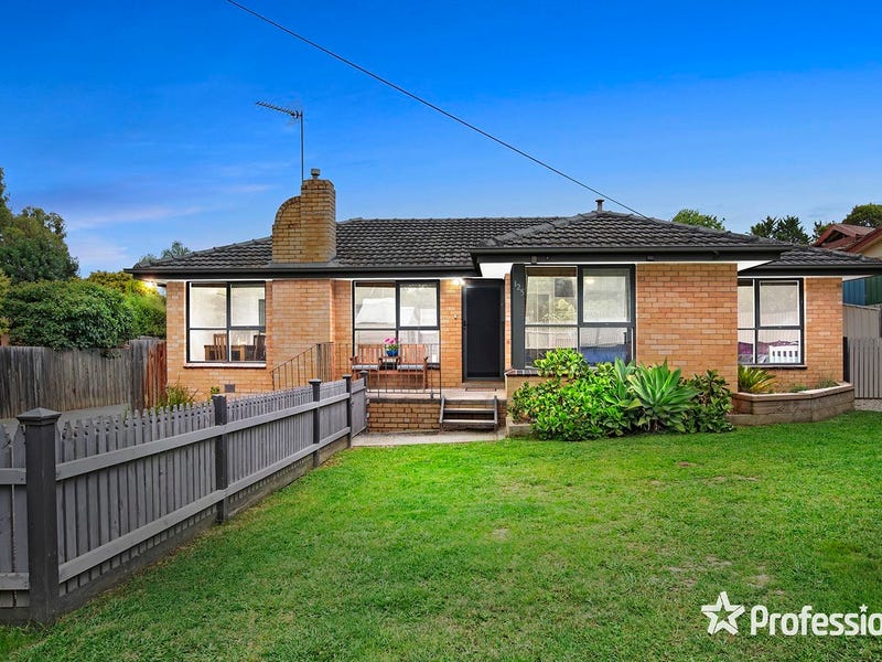 125 Pembroke Road, Mooroolbark, Vic 3138