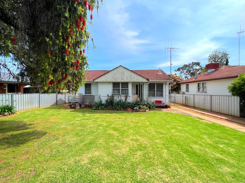 44 Medlyn Street, Parkes, NSW 2870 House for Sale