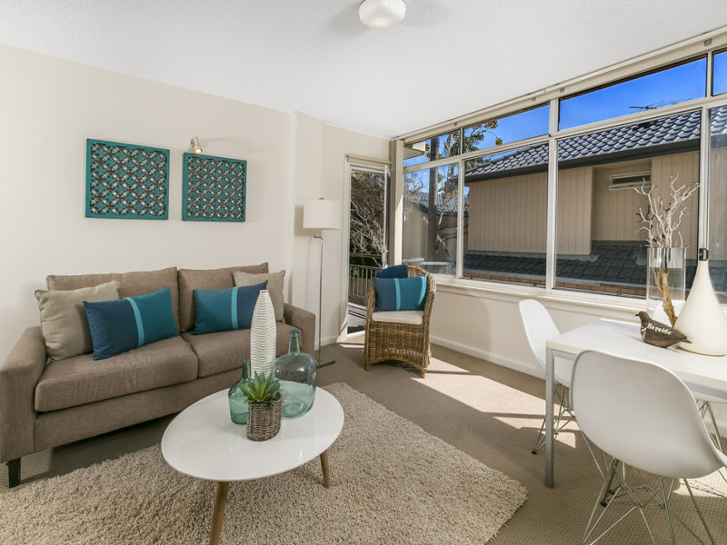 2/64 Surfview Road, Mona Vale, NSW 2103