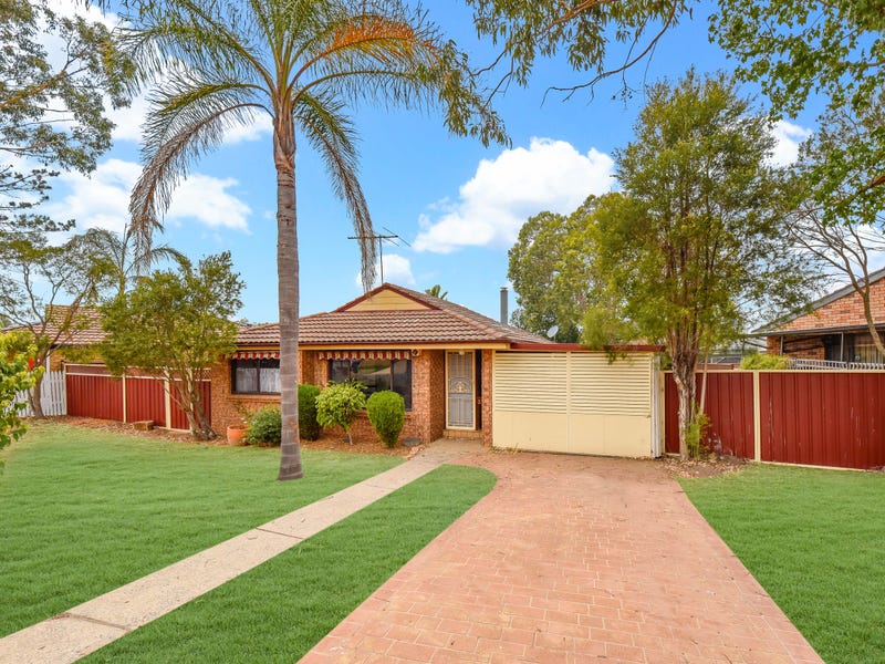 3 Quenda Place, St Helens Park, NSW 2560