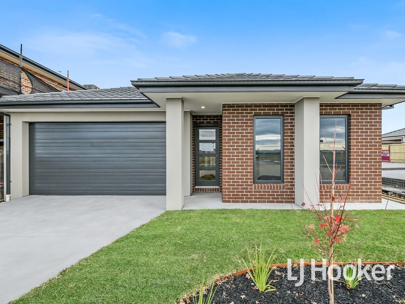 232 St Germain Boulevard, Clyde North, VIC 3978