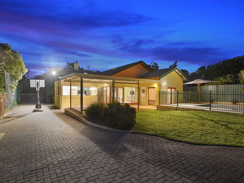 8 Renown Avenue, Victor Harbor, SA 5211