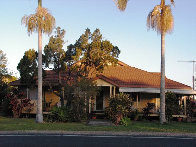 884 Yamba Road, Palmers Island, NSW 2463