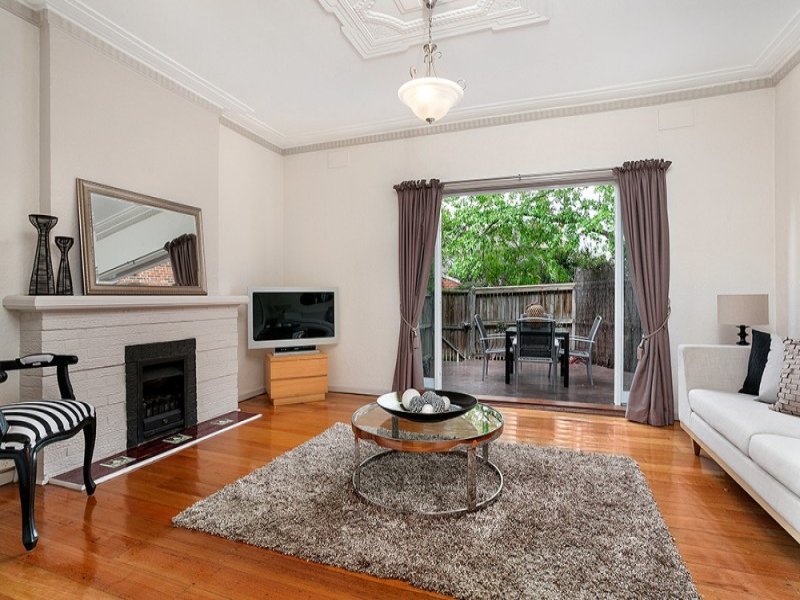 3/62 Napier Crescent, Essendon, Vic 3040 Property Details